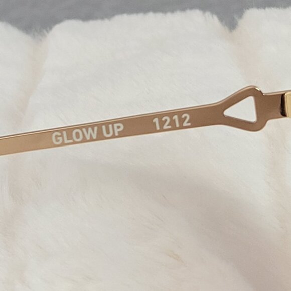 QUAY // ltd ed brown tortoise detail butterfly frame with brown fade lenses - Picture 14 of 15